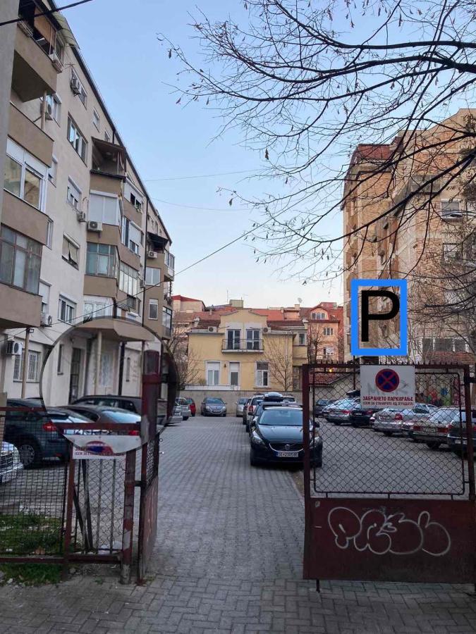 Blue Sky Apartment Skopje Bagian luar foto
